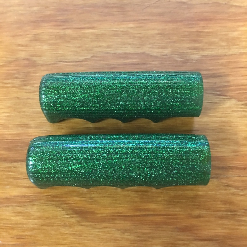 SCHWINN BICYCLE GRIPS CAMPUS GREEN NOS NEVER USED SHORT SIZE 3-1/4" LONG