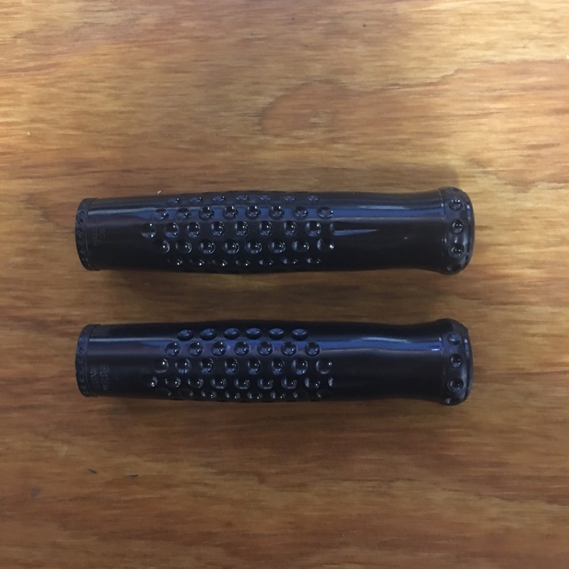 BICYCLE GRIPS HUNT WILDE BLACK RARE FITS MANY BIKES VINTAGE NOS