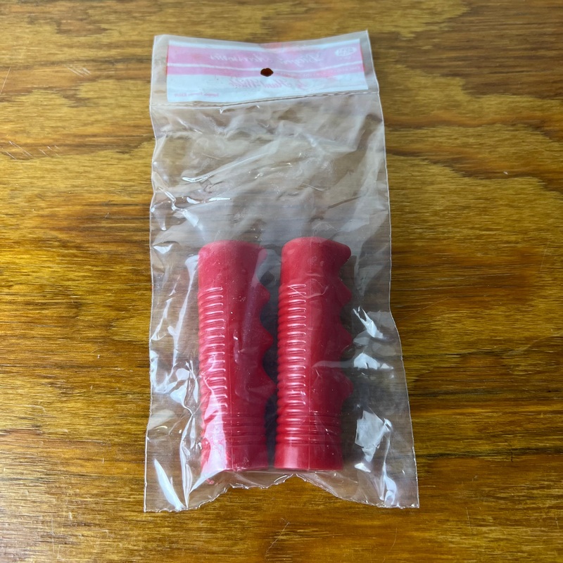 HUNT WILDE RED BICYCLE GRIPS 5/8" ID. 3-3/8" LONG FITS ELGIN AMF HUFFY COLSON NOS